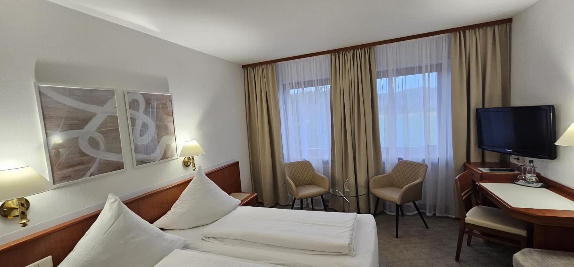 Hotel Garni Vierjahreszeiten บัดชตาฟเฟลชไตน์ ภายนอก รูปภาพ
