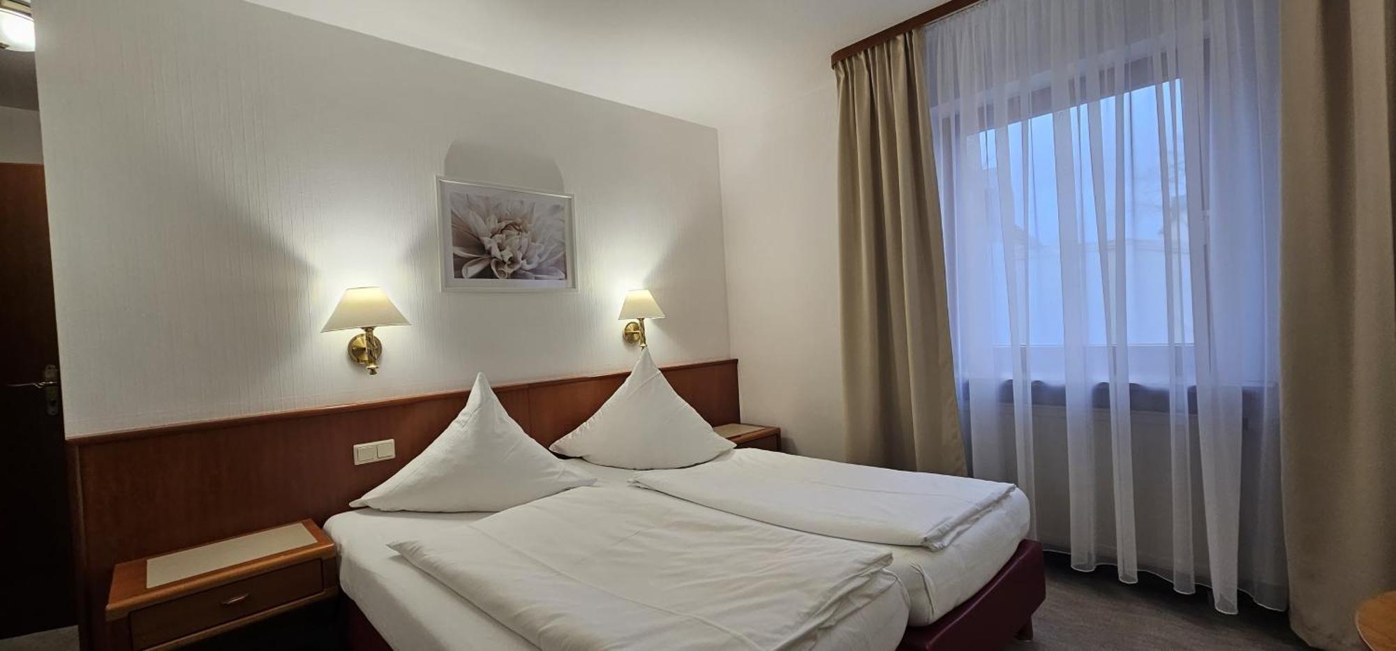 Hotel Garni Vierjahreszeiten บัดชตาฟเฟลชไตน์ ภายนอก รูปภาพ