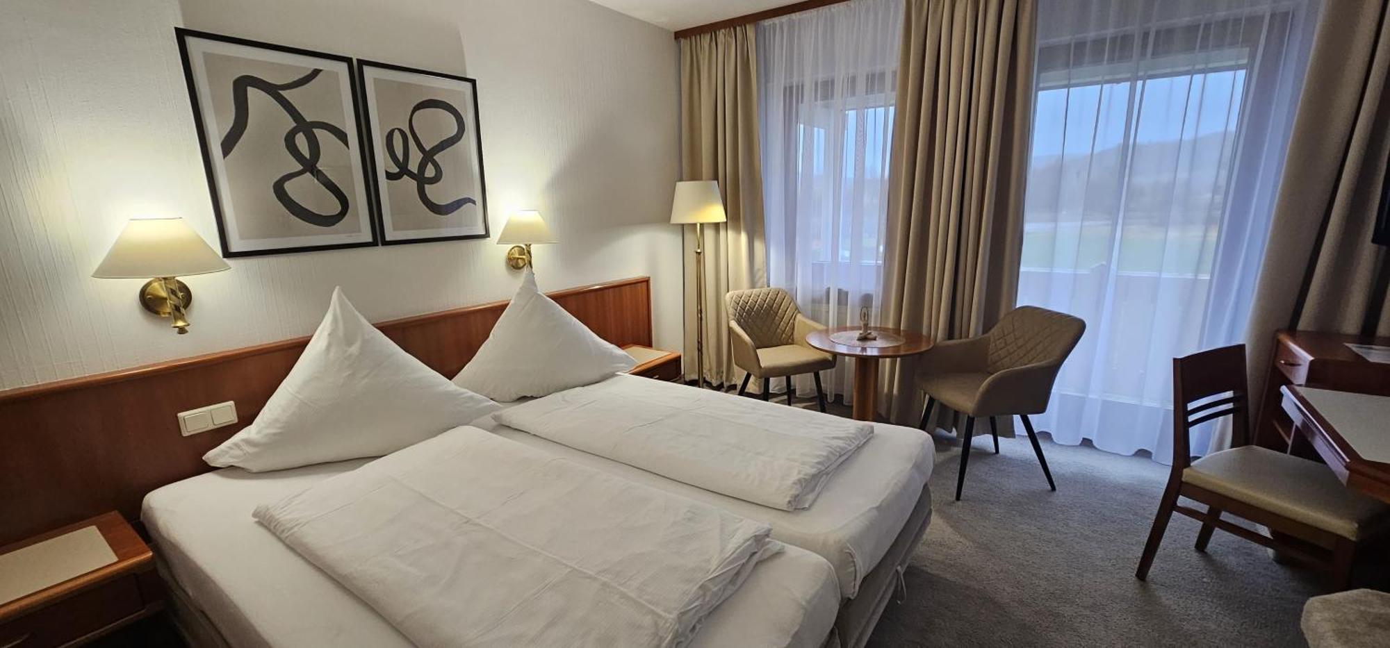 Hotel Garni Vierjahreszeiten บัดชตาฟเฟลชไตน์ ภายนอก รูปภาพ