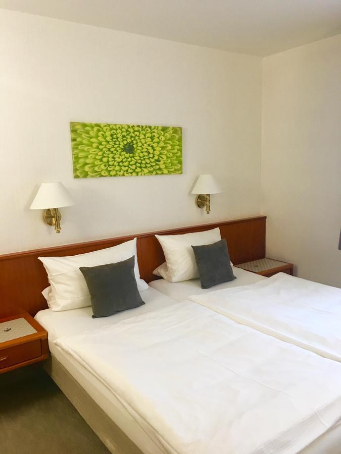 Hotel Garni Vierjahreszeiten บัดชตาฟเฟลชไตน์ ภายนอก รูปภาพ