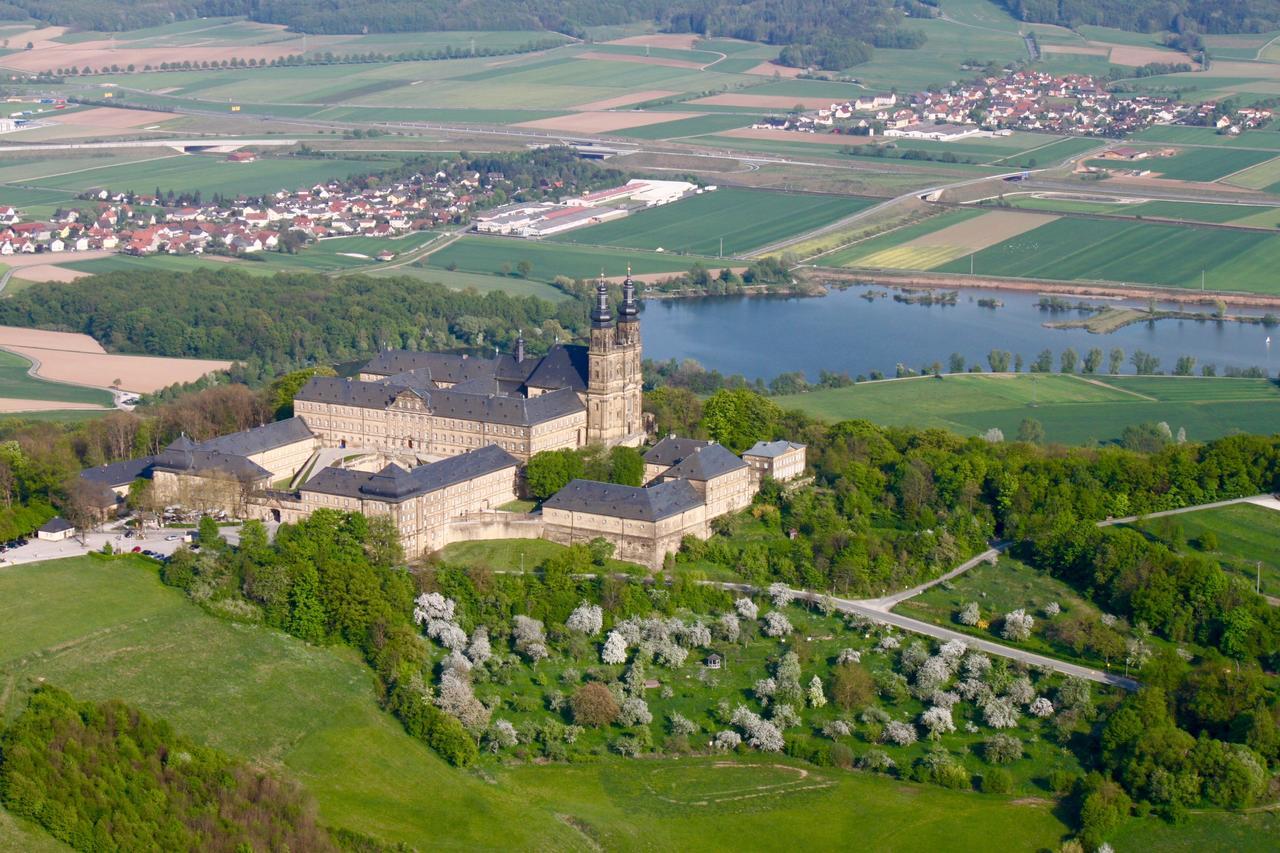 Hotel Garni Vierjahreszeiten บัดชตาฟเฟลชไตน์ ภายนอก รูปภาพ